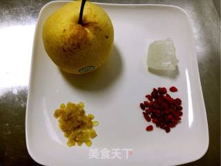 雪莲子冰糖雪梨羹的做法步骤：1