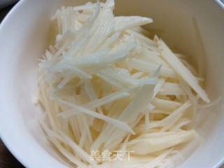 土豆丝炒牛肉的做法步骤：4