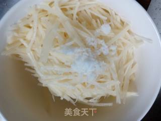 土豆丝炒牛肉的做法步骤：5