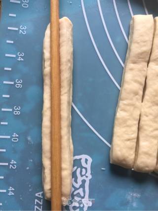 自制油条--健康的早餐之选的做法步骤：8