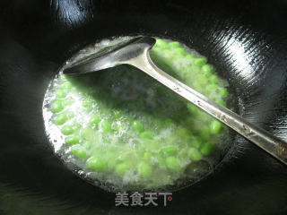 尖椒油豆腐炒毛豆的做法步骤：5