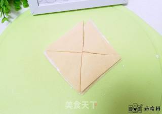 芹菜肉馅三角馄饨的做法步骤：2