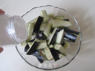 三杯茄子的做法步骤：2
