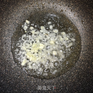 青豆炒饭的做法步骤：4