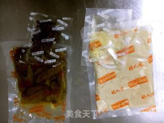 泡椒凤爪的做法步骤：2