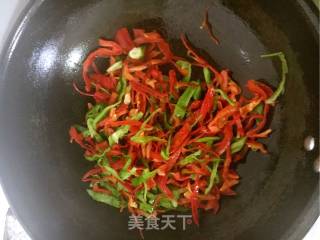 红椒炒鸭心的做法步骤：3