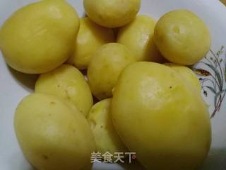 火腩炆薯仔的做法步骤：1