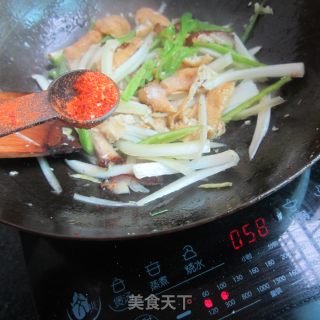 青椒腊肉油豆腐丝的做法步骤：7