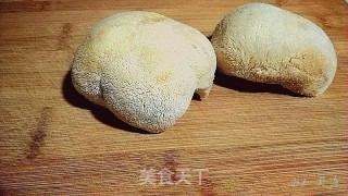 猴头菇排骨汤的做法步骤：1