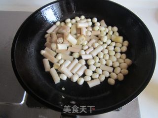 莲子米炒藕带的做法步骤：4