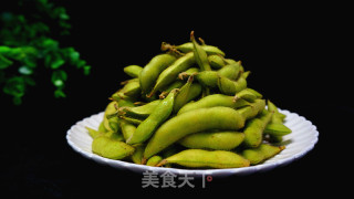 麻辣卤毛豆的做法步骤：1