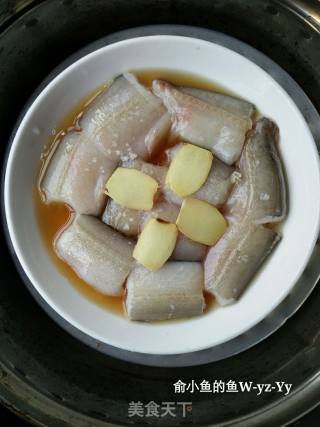 东海小白龙豆腐鱼的做法步骤：2