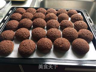 巧克力酥皮泡芙（附卡士达酱做法）的做法步骤：16