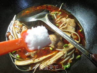 腐竹黄豆芽煮鸡翅根的做法步骤：8