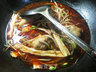 腐竹黄豆芽煮鸡翅根的做法步骤：9