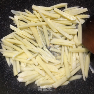 清炒土豆的做法步骤：4