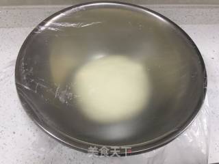 脆皮肠披萨的做法步骤：6
