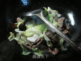 黑木耳圆白菜炒猪肝的做法步骤：9