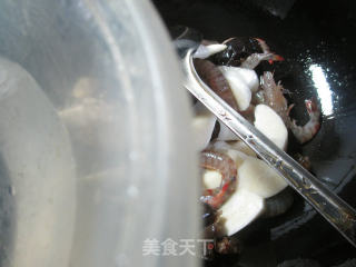 黑木耳茭白基围虾的做法步骤：7