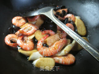 黑木耳茭白基围虾的做法步骤：12