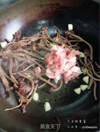 茶树菇炒肉的做法步骤：8
