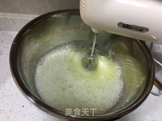 六寸圆形戚风蛋糕的做法步骤：6