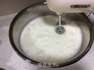 六寸圆形戚风蛋糕的做法步骤：8
