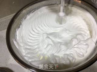 六寸圆形戚风蛋糕的做法步骤：9