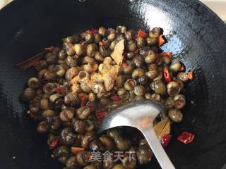 麻辣田螺的做法步骤：5