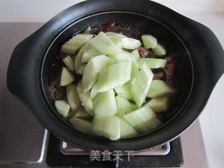 土黄瓜烧鸭腿的做法步骤：7