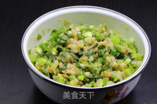 菠菜饺子的做法步骤：2