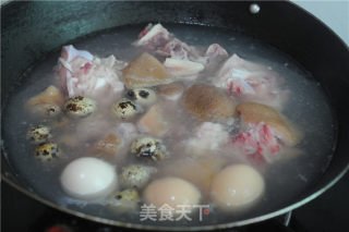 三杯酱香猪蹄的做法步骤：3
