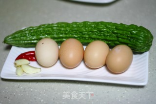 苦瓜摊鸡蛋的做法步骤：1