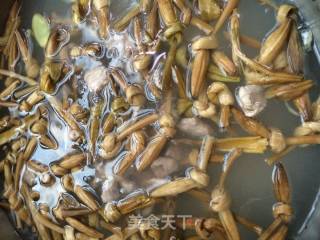 黄花鸡蛋汤的做法步骤：3