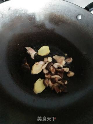 土豆烧鸡块的做法步骤：8