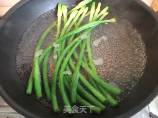 凉拌蒜苔的做法步骤：2