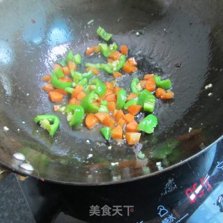 胡萝卜青椒猪血丁的做法步骤：4