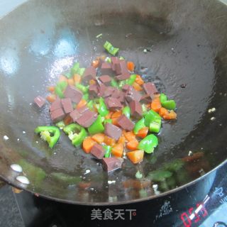 胡萝卜青椒猪血丁的做法步骤：5