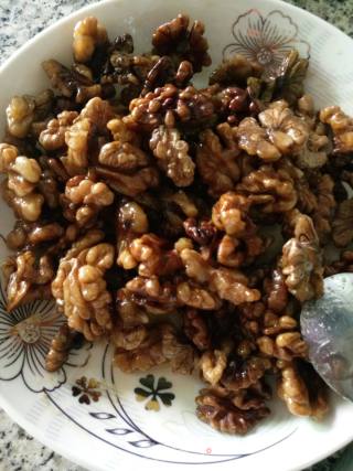 酥脆香甜琥珀核桃仁的做法步骤：4