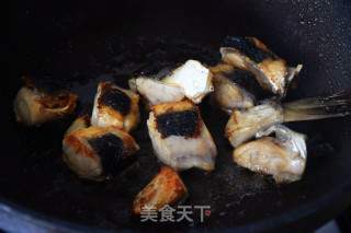老黄瓜烧河豚鲞的做法步骤：5