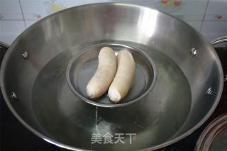 金枪鱼肠蒸水蛋的做法步骤：1