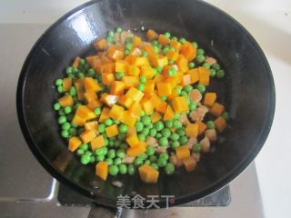 豌豆南瓜炒鸡丁的做法步骤：7
