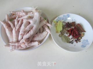 香卤凤爪的做法步骤：1
