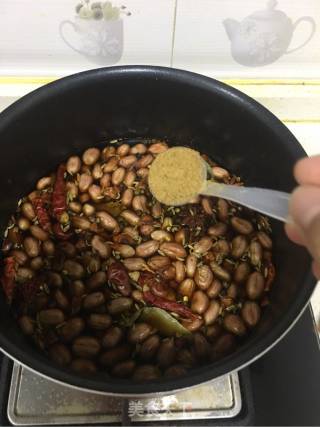 卤水花生 夜市最火下酒菜的做法步骤：3