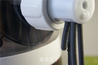 鸡蛋墨鱼面的做法步骤：4