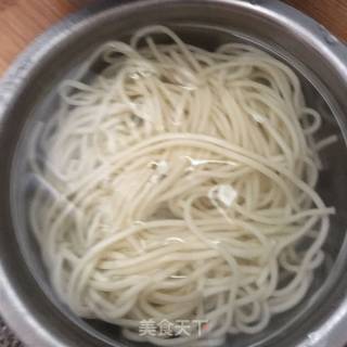 葱油拌面的做法步骤：3