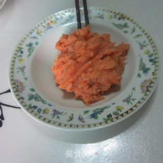 炸胡萝卜鱼肉丸子的做法步骤：2
