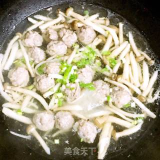 触味菇丸子汤的做法步骤：10