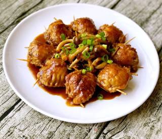 蟹味菇鸡翅包饭的做法步骤：15