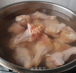 鸡翅根炖鸡蛋的做法步骤：3